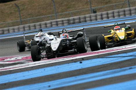 Kevin Magnussen foran Nasr og da Costa